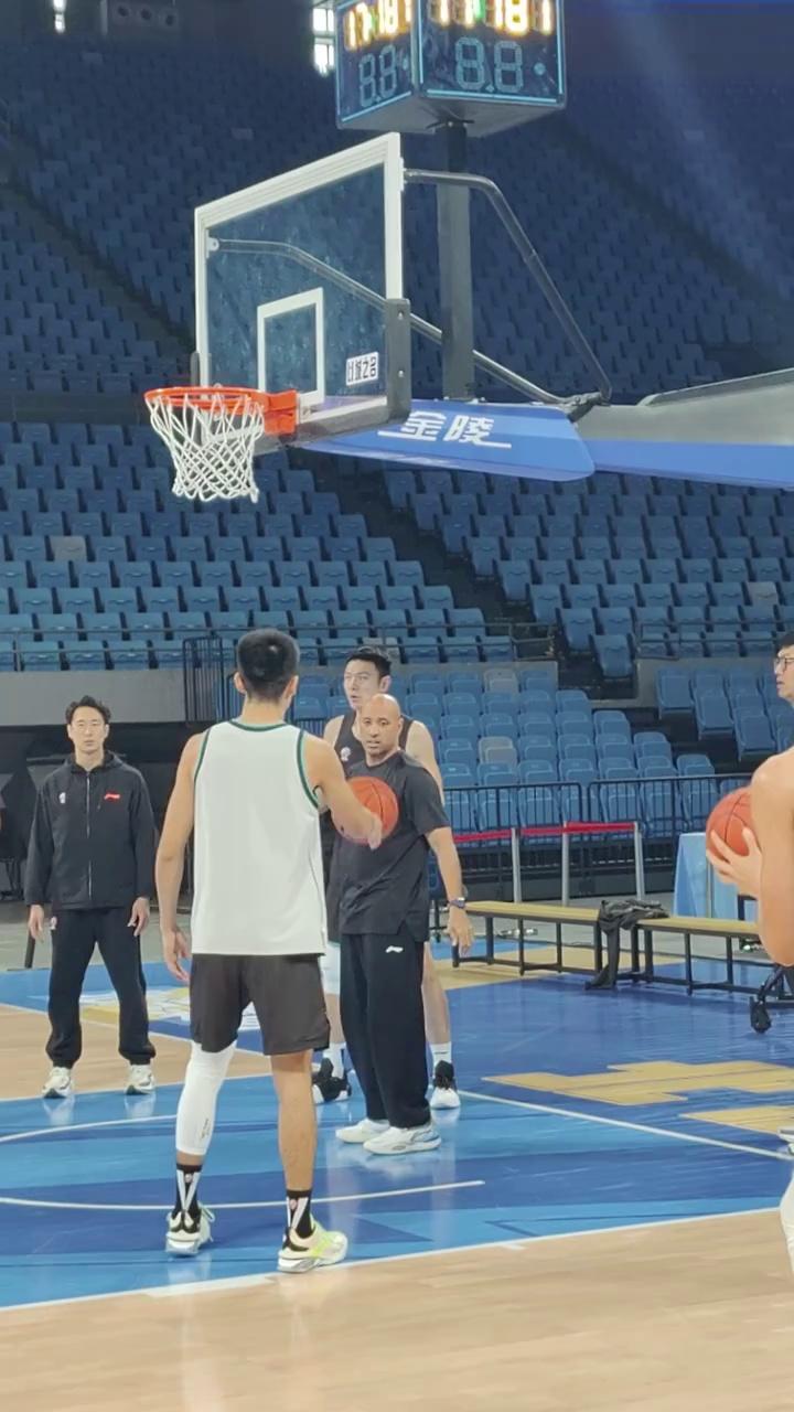 小个子大手笔！朱彦西领衔首钢夺魁