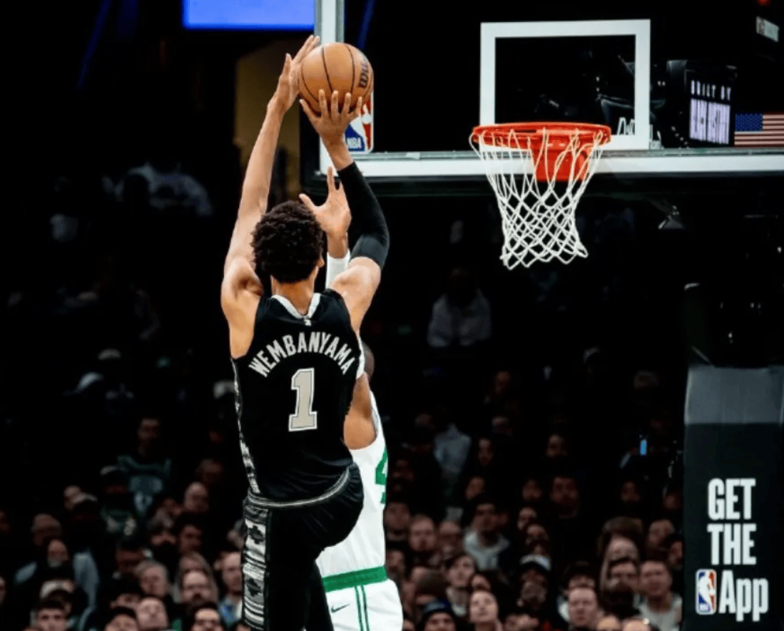 开云体育下载-包含马刺轻取墨西哥男篮，波尔津吉斯关键制胜的词条