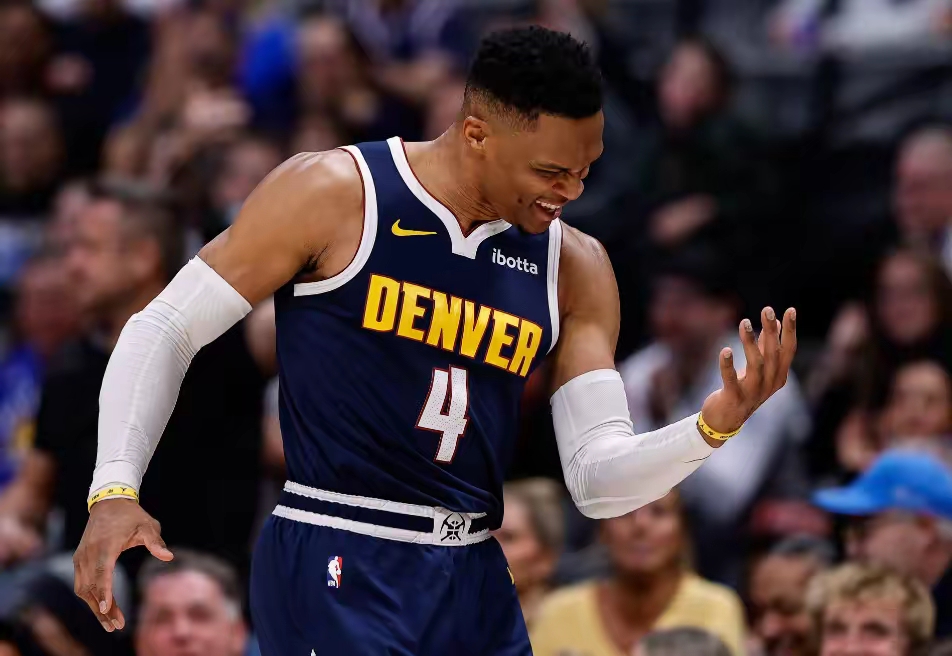 广州队翻盘步行者，约基奇状态火热