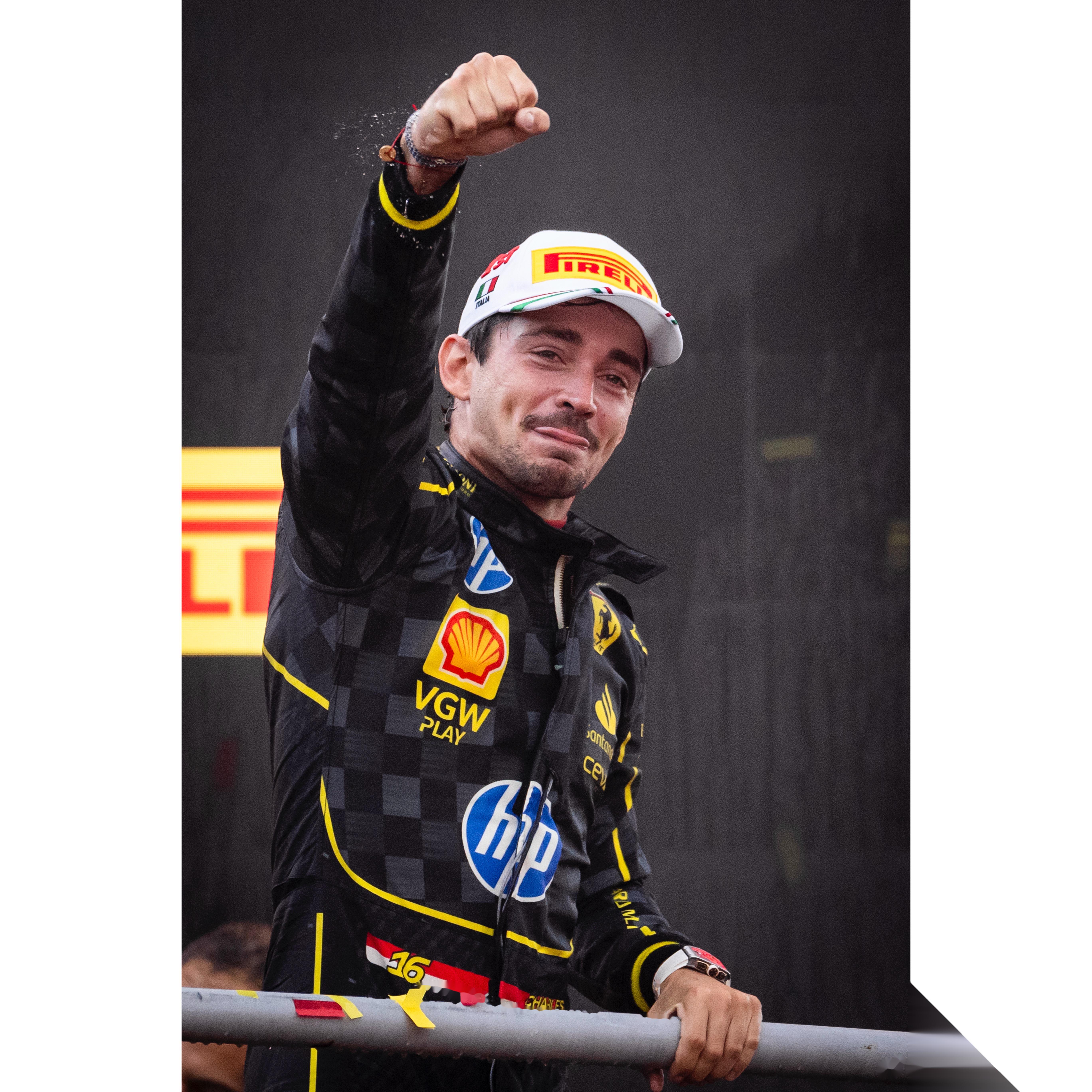 开云体育APP下载-索伯车队鏖战法拉利，勒克莱尔惊艳四座