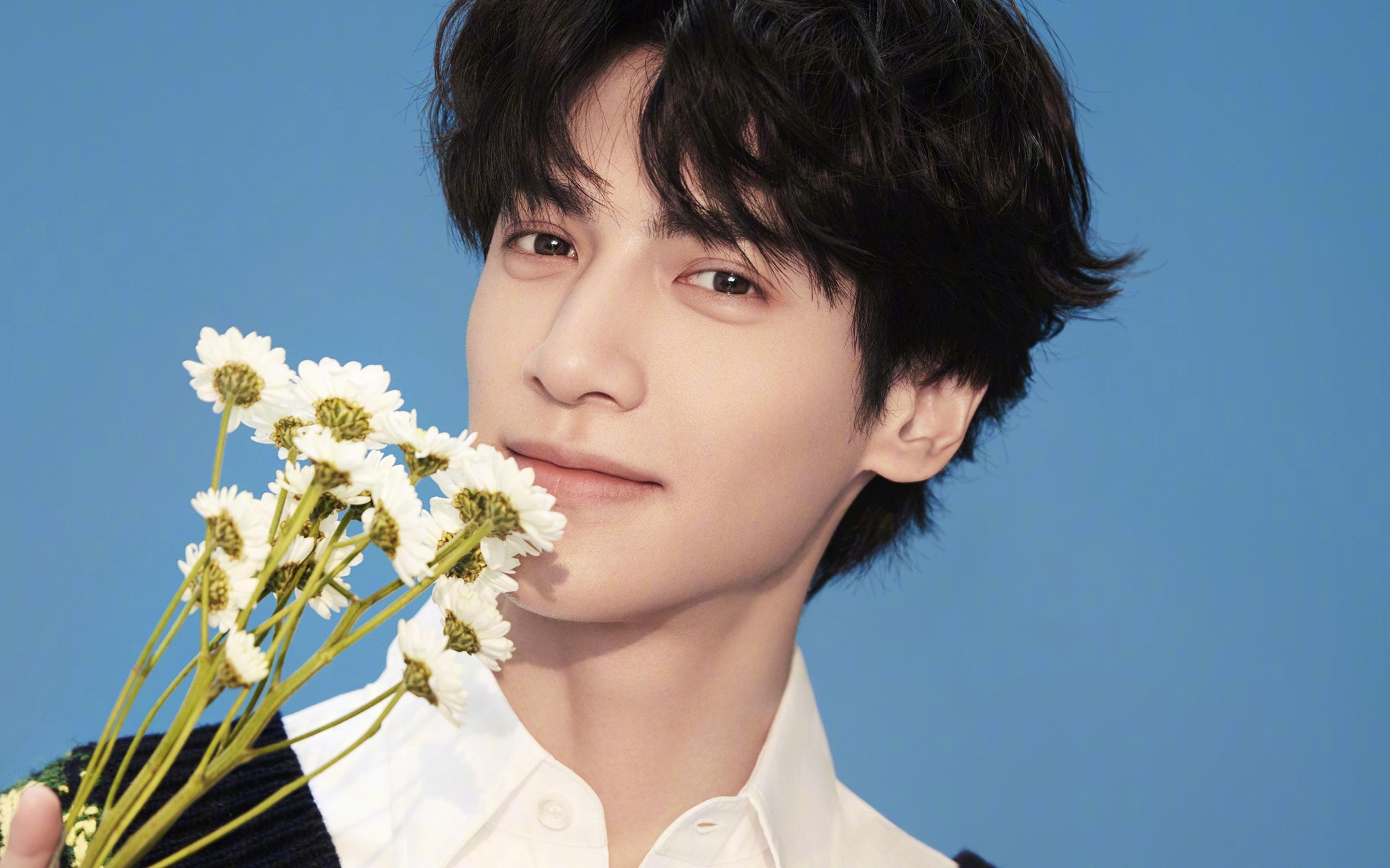 2026世界杯焦点战中的绿茵篮场，湖人惊天翻盘猛龙映射的竞技哲学