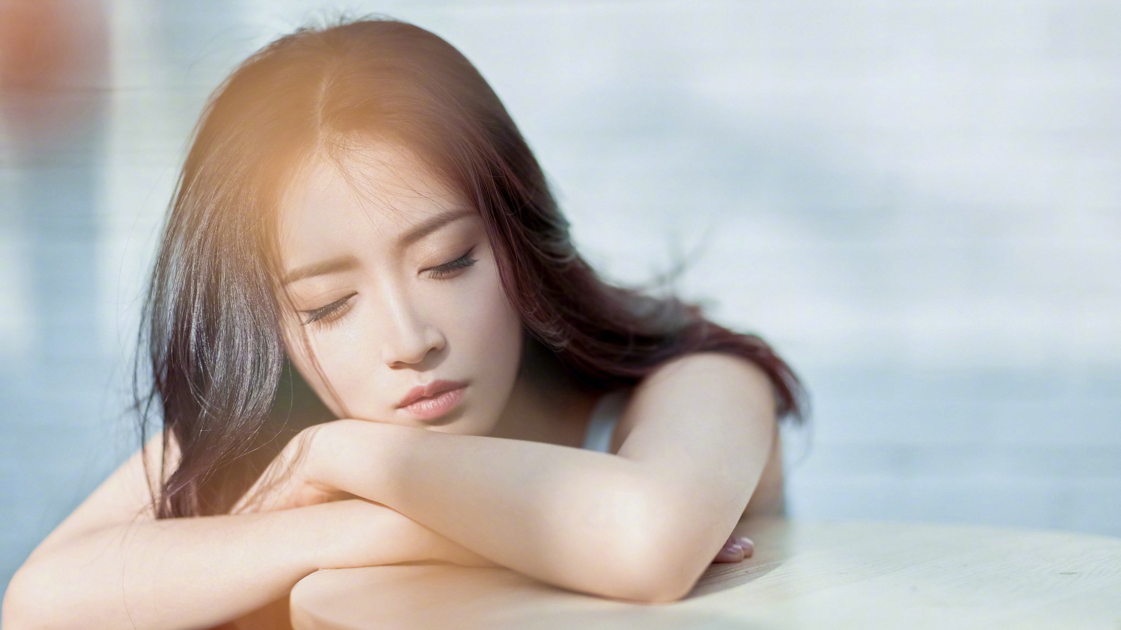 开云官网-穿越风暴的紫色火焰,佛罗伦萨远征洪都拉斯的淬炼与格列兹曼的致命优雅