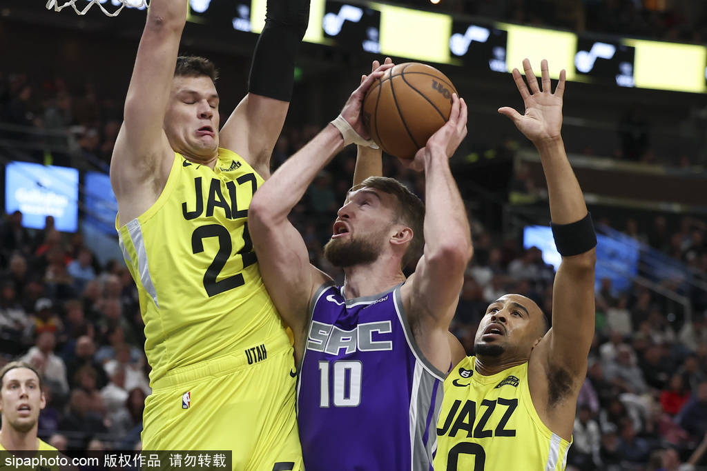 爵士强势晋级山西队,福克斯全场最佳无争议 爵士强势晋级山西队,福克斯全场最佳无争议